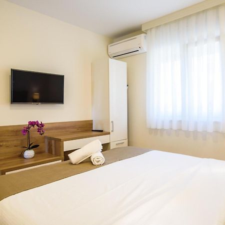 Apartments Leone Lukas Promajna Szoba fotó