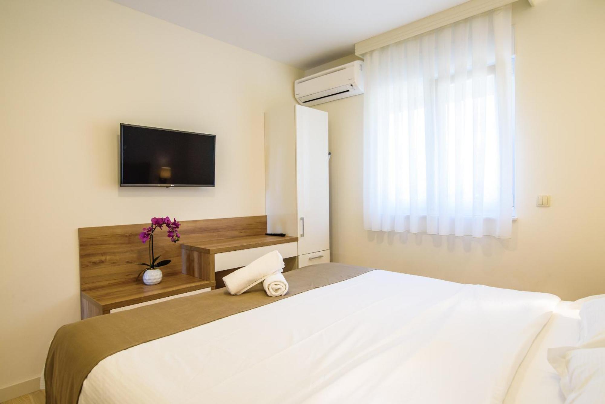 Apartments Leone Lukas Promajna Szoba fotó
