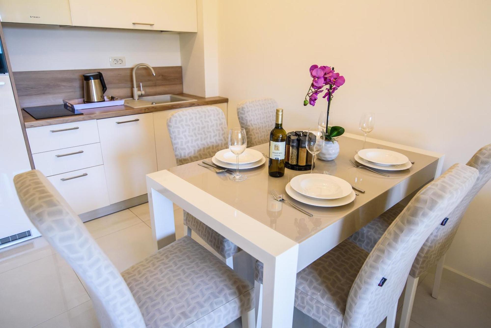 Apartments Leone Lukas Promajna Szoba fotó