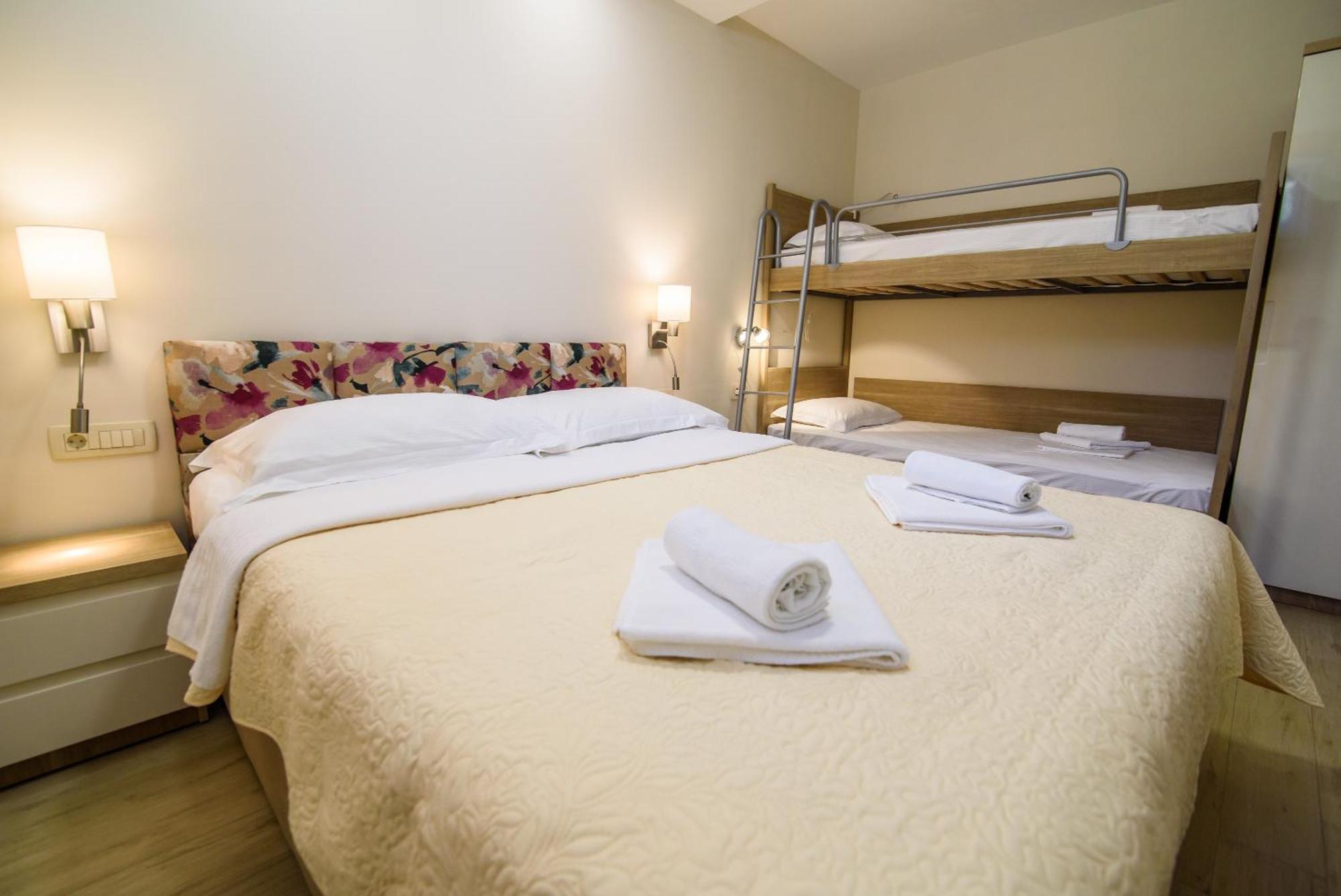Apartments Leone Lukas Promajna Szoba fotó