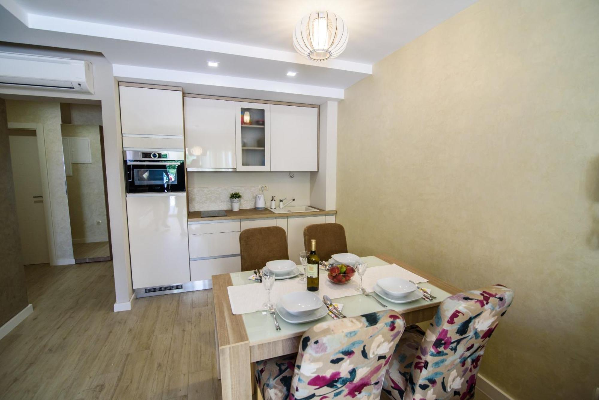 Apartments Leone Lukas Promajna Szoba fotó