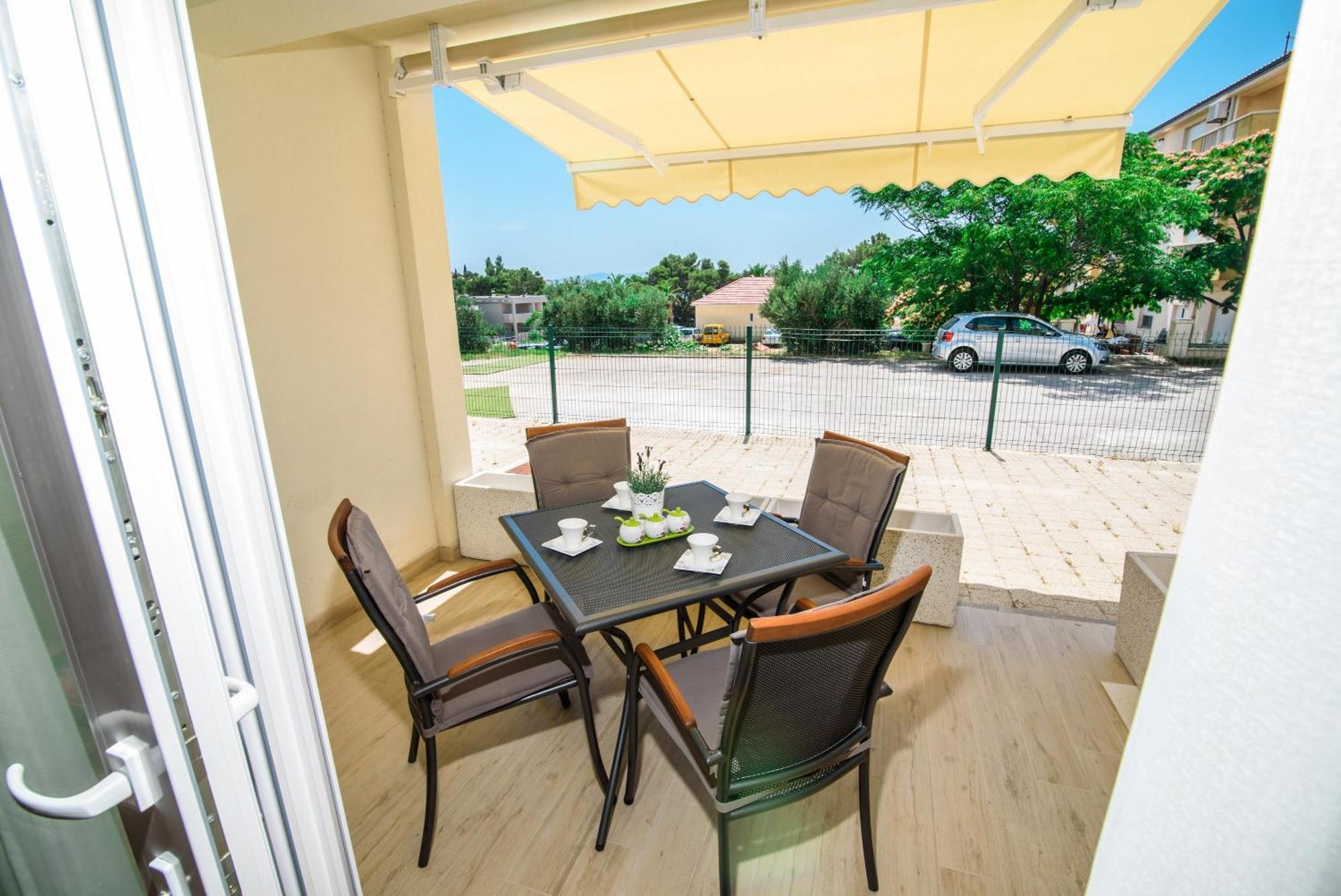 Apartments Leone Lukas Promajna Szoba fotó