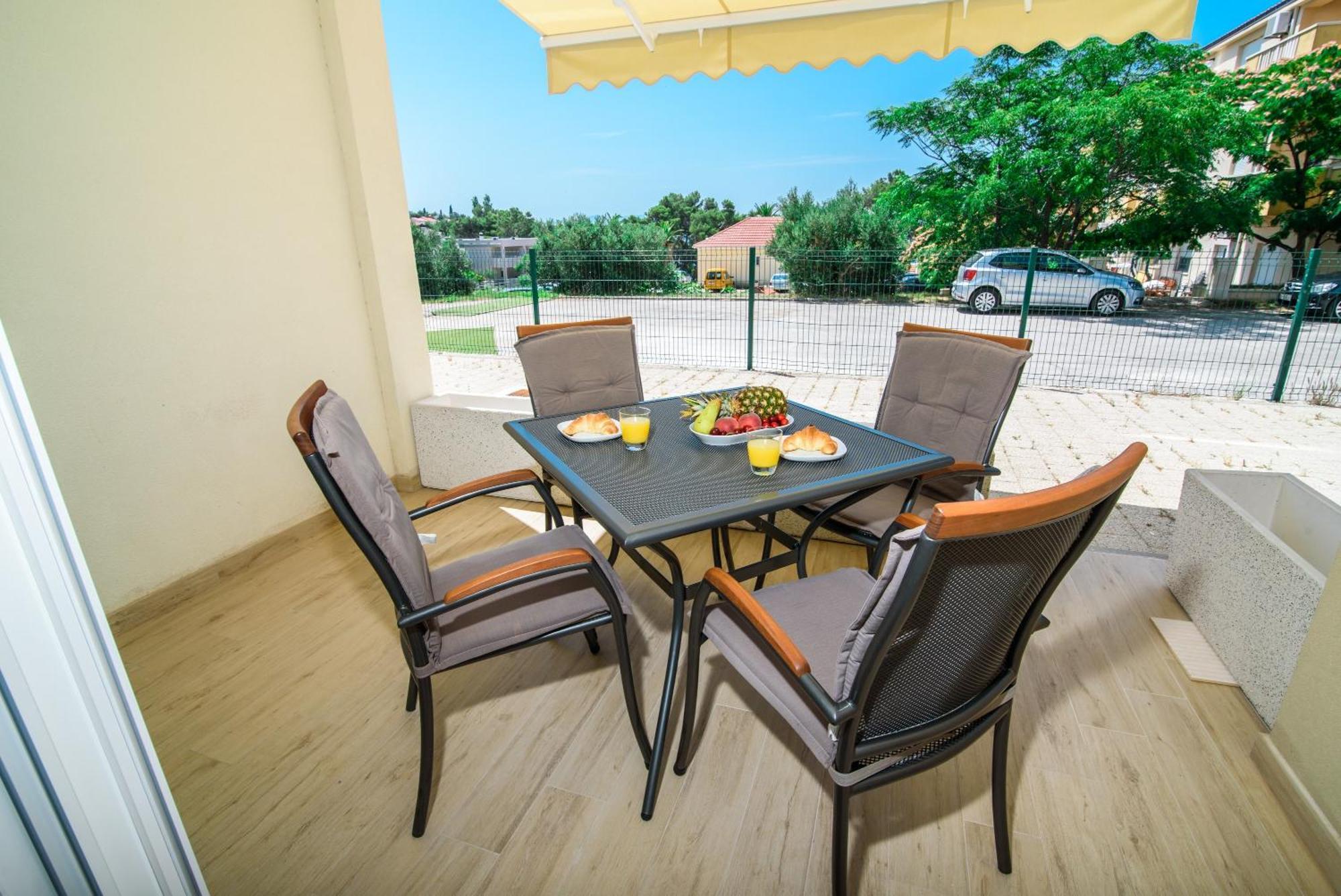 Apartments Leone Lukas Promajna Szoba fotó