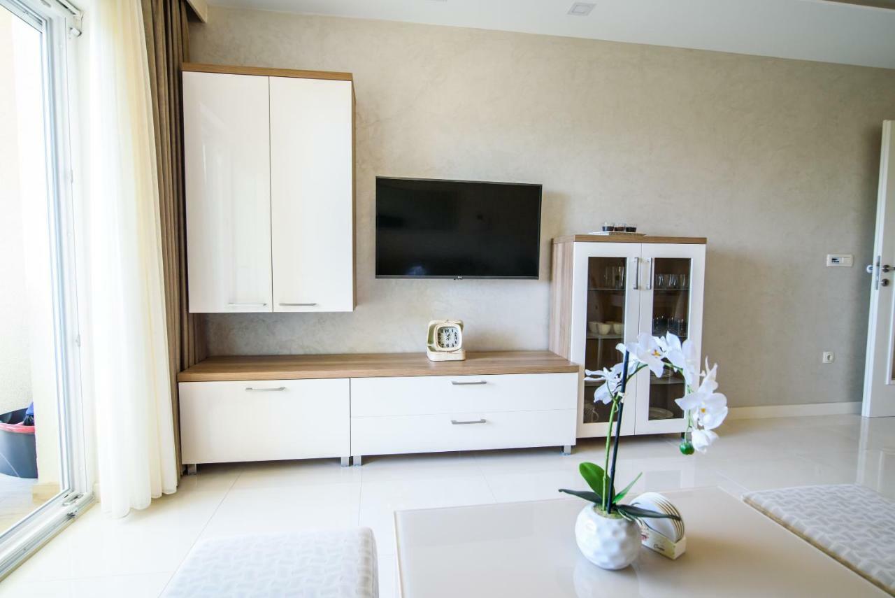 Apartments Leone Lukas Promajna Kültér fotó