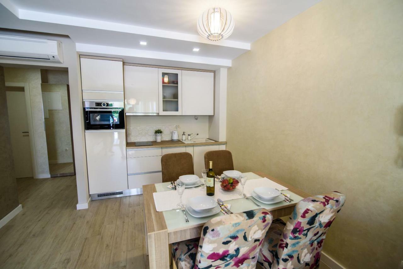 Apartments Leone Lukas Promajna Kültér fotó